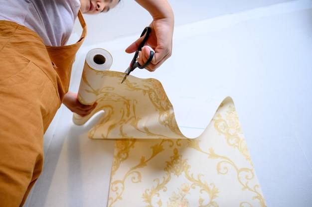 Ile kosztuje położenie tapety 2026 w polskich mieszkaniach?