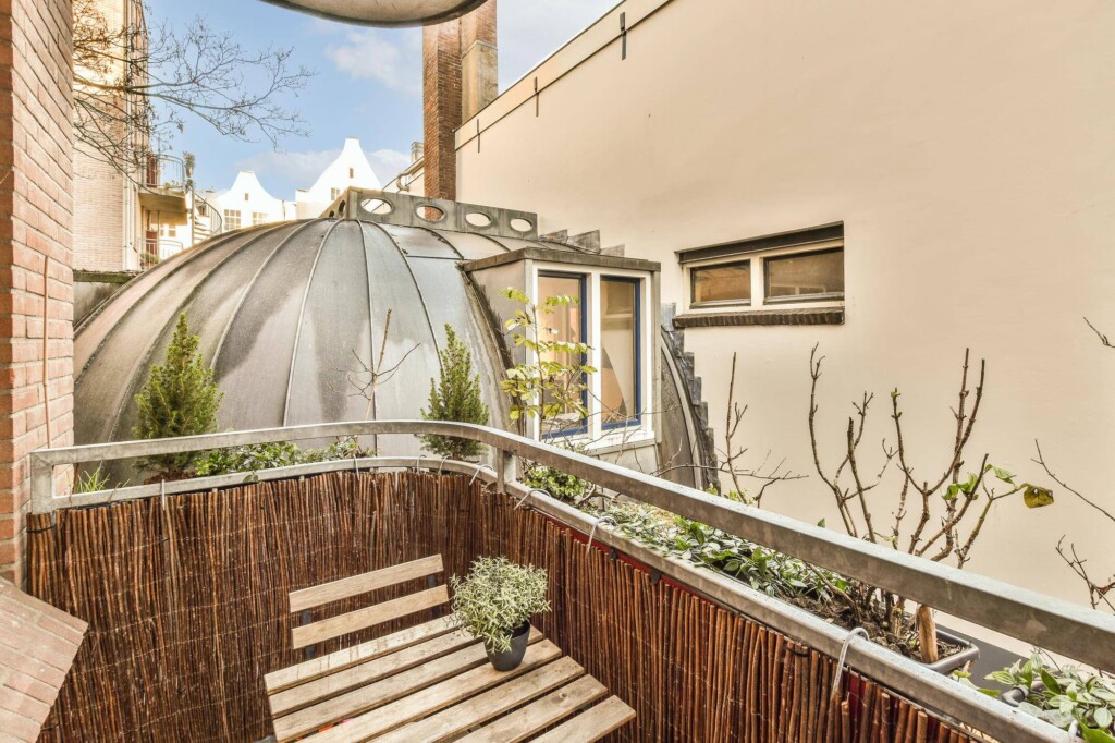 Jak urządzić długi i wąski balkon aby cieszyć się wygodą?