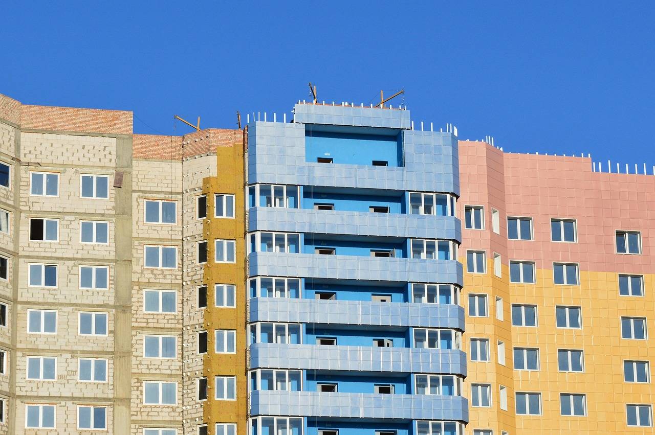 Ile kosztuje metr elewacji z materiałem i od czego zależy cena?